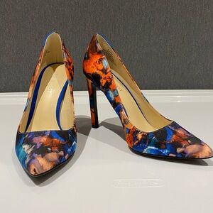 Nine West mulicolored pumps